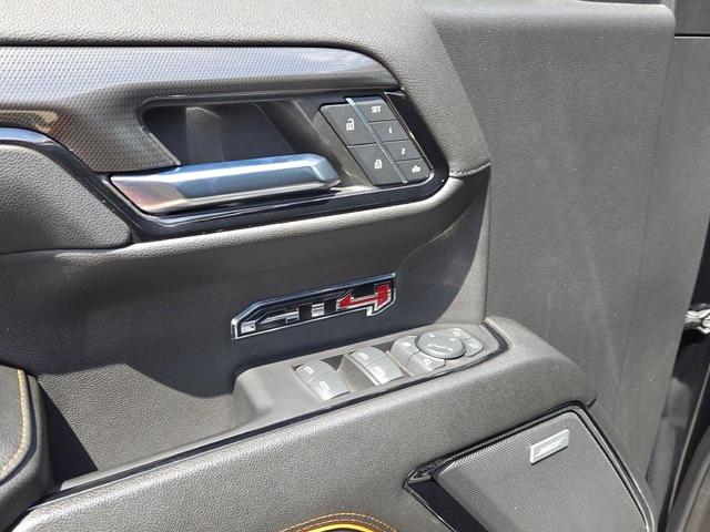 Photo of 2023 Onyx Black GMC Sierra 1500