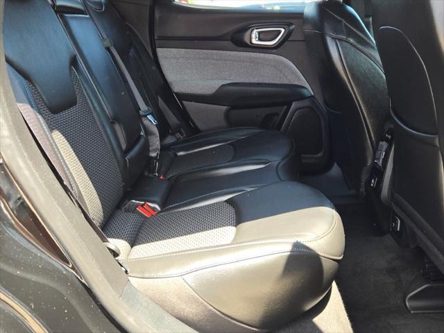 Photo of 2023 Diamond Black Crystal Pearlcoat Jeep Compass