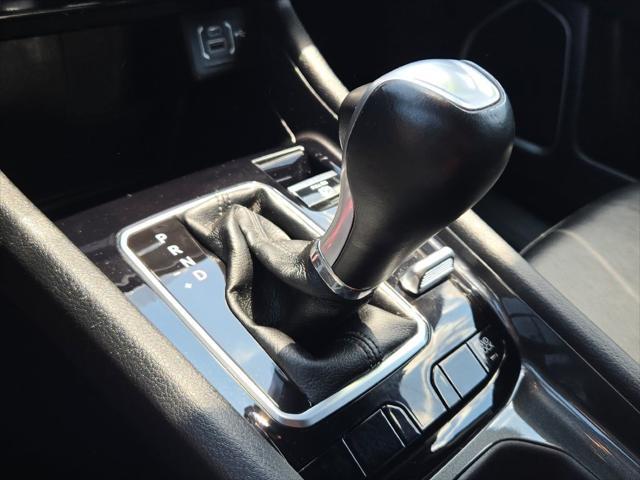 Photo of 2023 Diamond Black Crystal Pearlcoat Jeep Compass