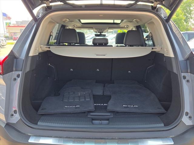 Photo of 2023 Boulder Gray Pearl Nissan Rogue