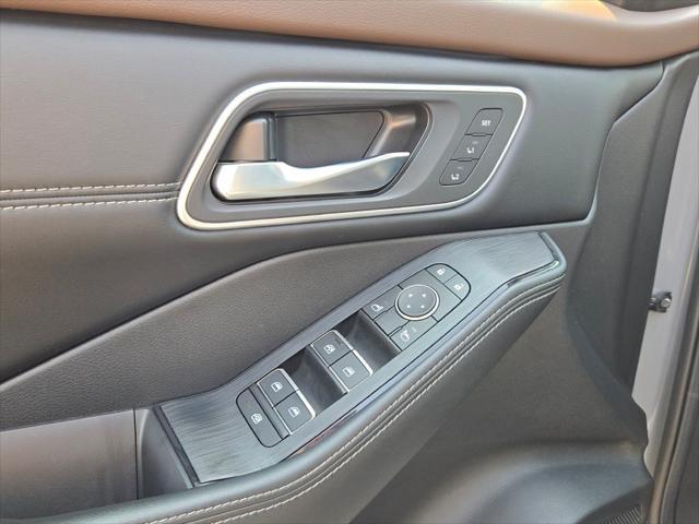 Photo of 2023 Boulder Gray Pearl Nissan Rogue