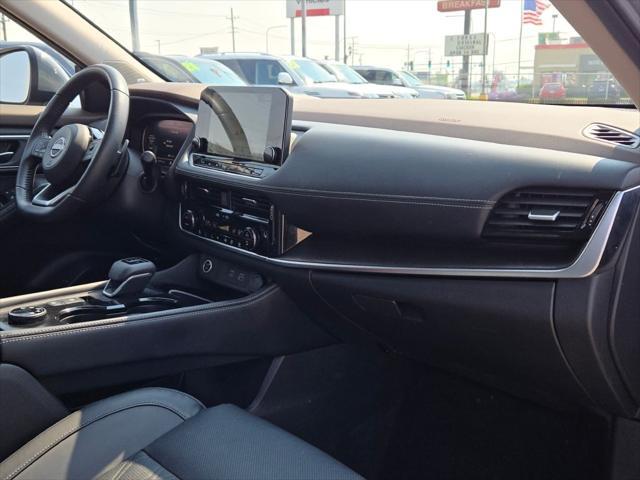 Photo of 2023 Boulder Gray Pearl Nissan Rogue