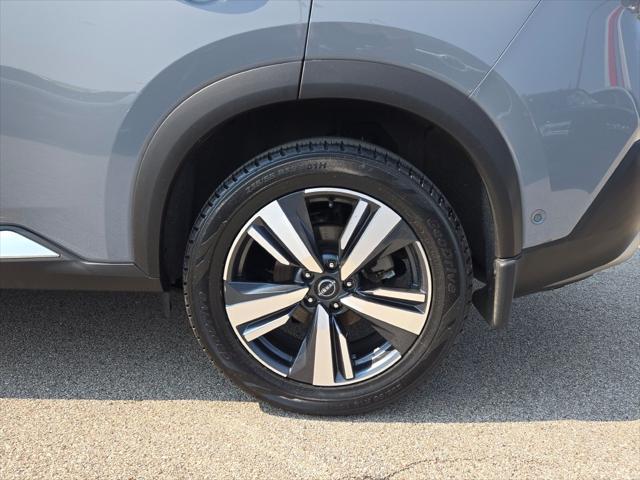 Photo of 2023 Boulder Gray Pearl Nissan Rogue