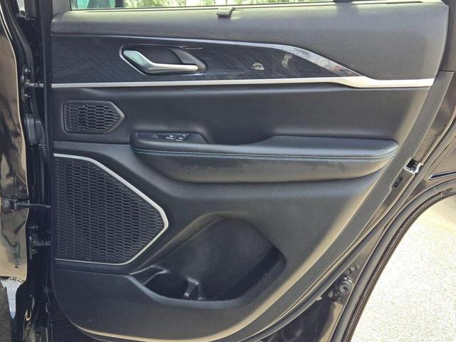 Photo of 2022 Diamond Black Crystal Pearlcoat Jeep Grand Cherokee 4xe