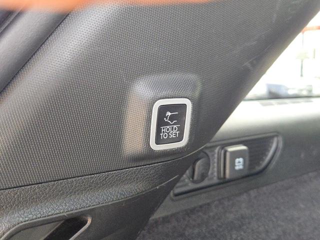 Photo of 2022 Diamond Black Crystal Pearlcoat Jeep Grand Cherokee 4xe