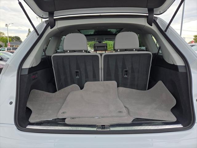 Photo of 2024 White Audi Q7