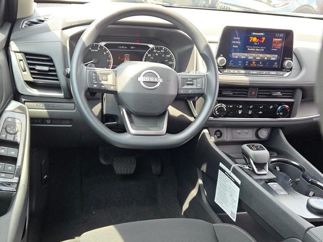 Photo of 2025 Brilliant Silver Metallic Nissan Rogue