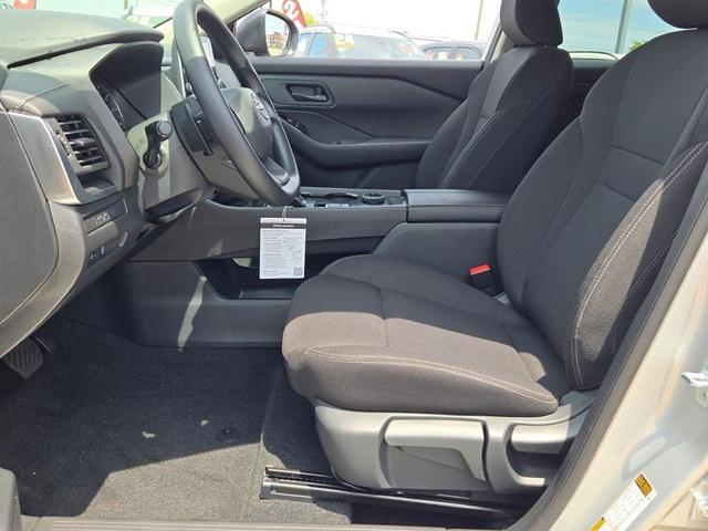 Photo of 2025 Brilliant Silver Metallic Nissan Rogue