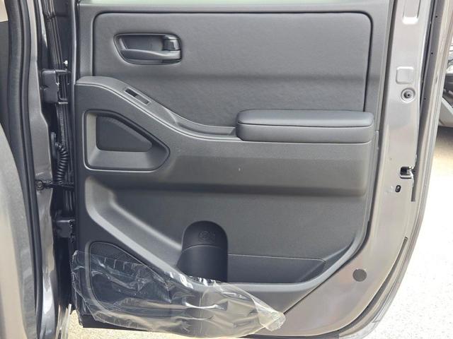 Photo of 2025 Gun Met Nissan Frontier