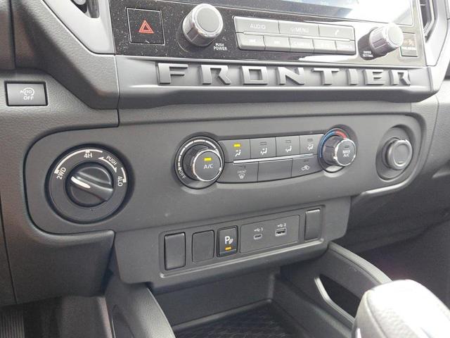Photo of 2025 Gun Met Nissan Frontier