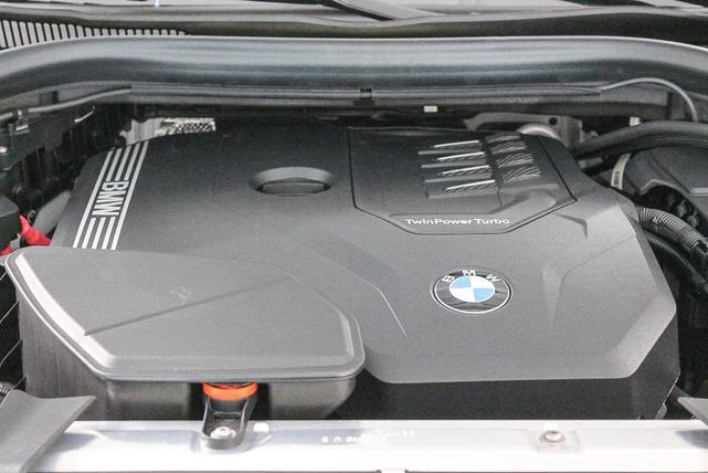 Photo of 2022 Mineral White Metallic BMW X3