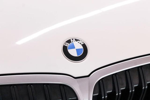 2023 BMW 330