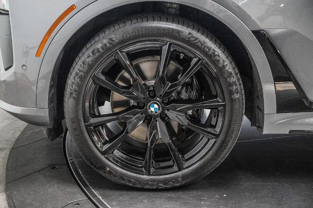 Photo of 2023 Gray Metallic BMW X7