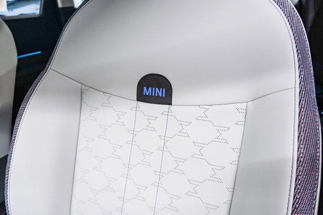 Photo of 2025 Silver MINI Countryman