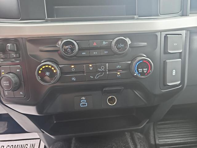 Photo of 2025 Antimatter Blue Metallic Ford F-250