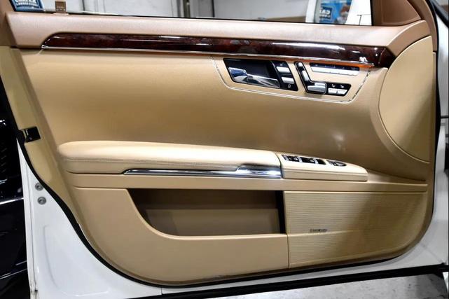 Photo of 2010 Pearl White Mercedes-Benz S-Class