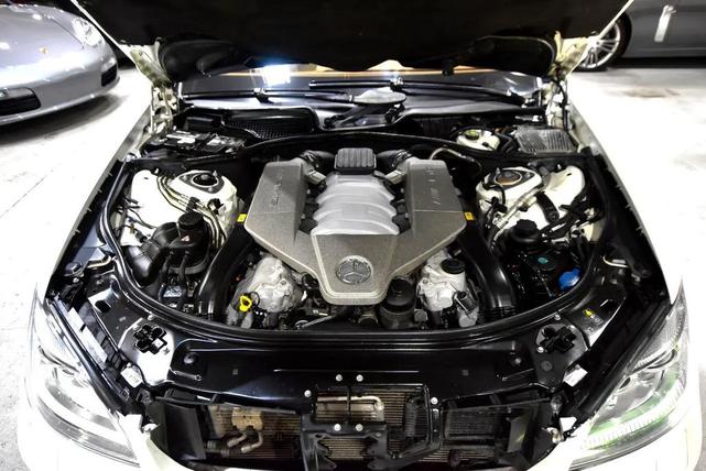 Photo of 2010 Pearl White Mercedes-Benz S-Class