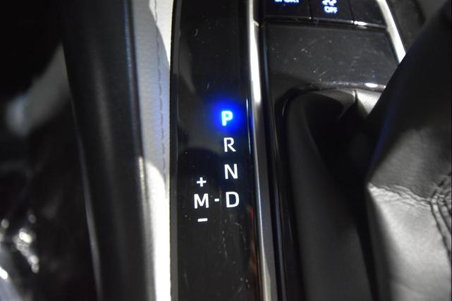 Photo of 2019 Pearl White Toyota Corolla