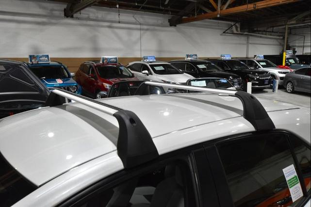 Photo of 2019 Pearl White Toyota Corolla