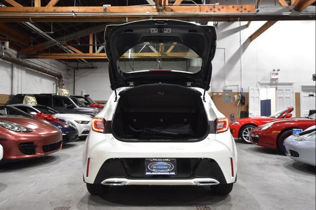 Photo of 2019 Pearl White Toyota Corolla