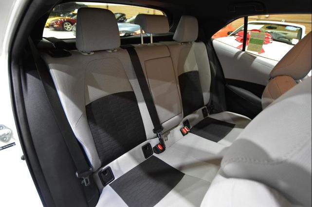 Photo of 2019 Pearl White Toyota Corolla