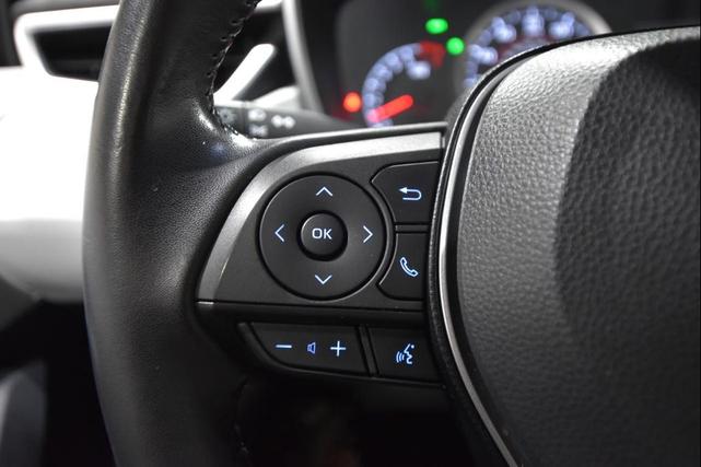 Photo of 2019 Pearl White Toyota Corolla