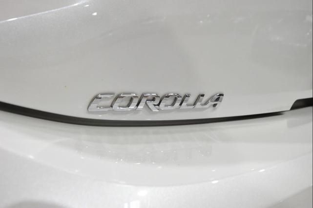 Photo of 2019 Pearl White Toyota Corolla