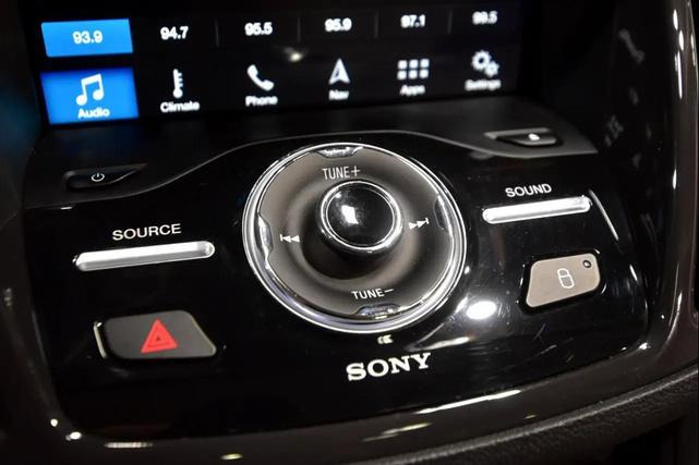 Photo of 2016 Ruby Red Metallic Tinted Clearcoat Ford Escape