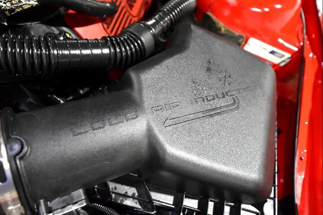 Photo of 2014 RED Ford Mustang
