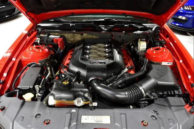 Photo of 2014 RED Ford Mustang