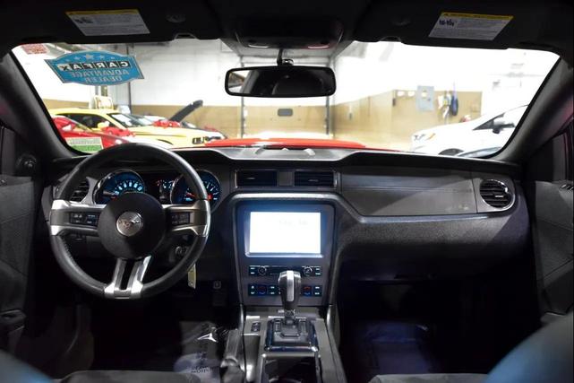 Photo of 2014 RED Ford Mustang