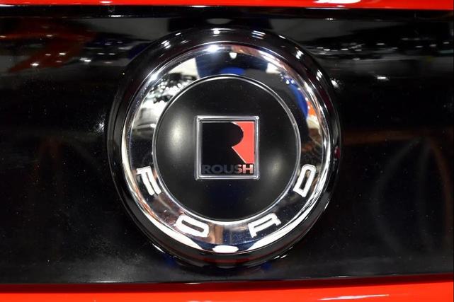 Photo of 2014 RED Ford Mustang