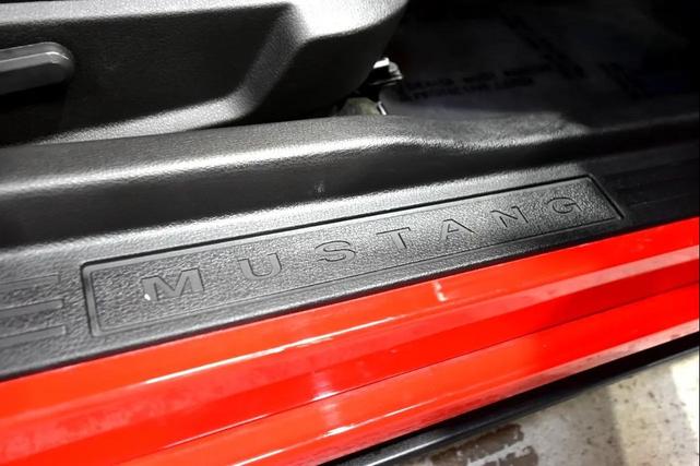 Photo of 2014 RED Ford Mustang