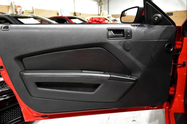 Photo of 2014 RED Ford Mustang