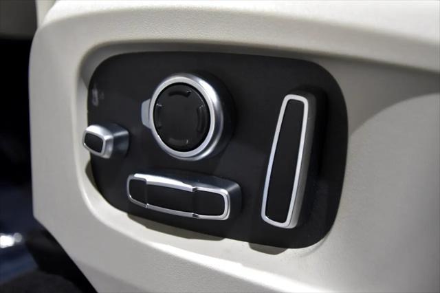 Photo of 2021 Fuji White Jaguar F-PACE
