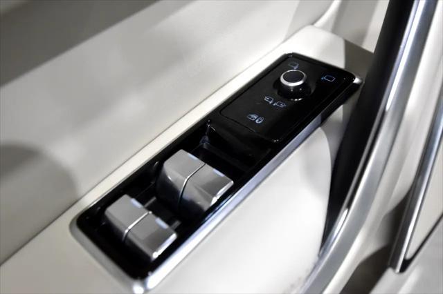 Photo of 2021 Fuji White Jaguar F-PACE