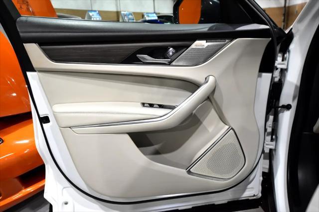 Photo of 2021 Fuji White Jaguar F-PACE