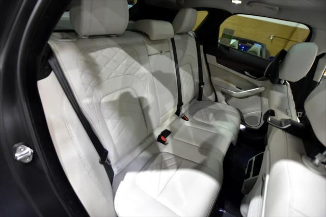 Photo of 2021 Fuji White Jaguar F-PACE
