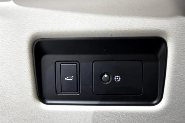 Photo of 2021 Fuji White Jaguar F-PACE