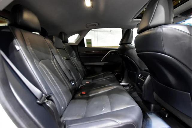 Photo of 2016 Ultra White Lexus RX 350