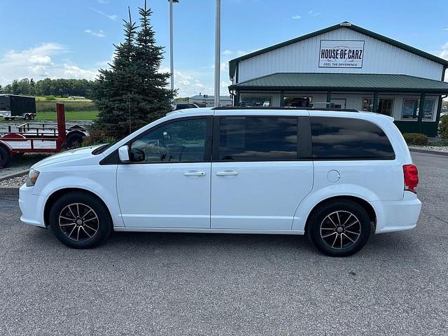 Photo of 2018 White Knuckle Clearcoat Dodge Grand Caravan