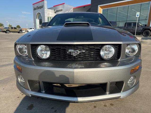 Photo of 2008 Gray Ford Mustang