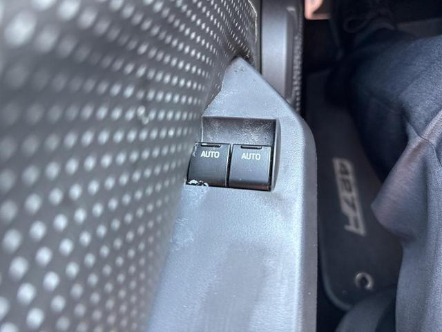 Photo of 2008 Gray Ford Mustang