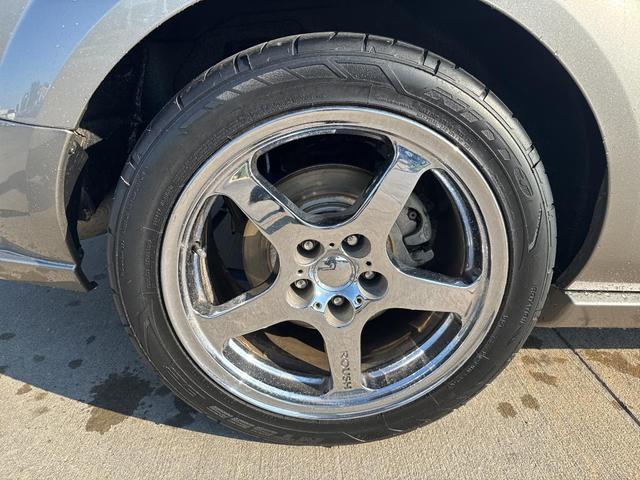 Photo of 2008 Gray Ford Mustang