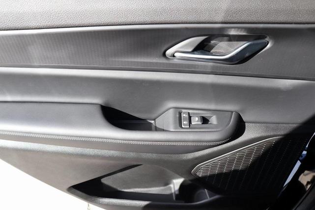 Photo of 2025 Diamond Black Jeep Grand Cherokee L