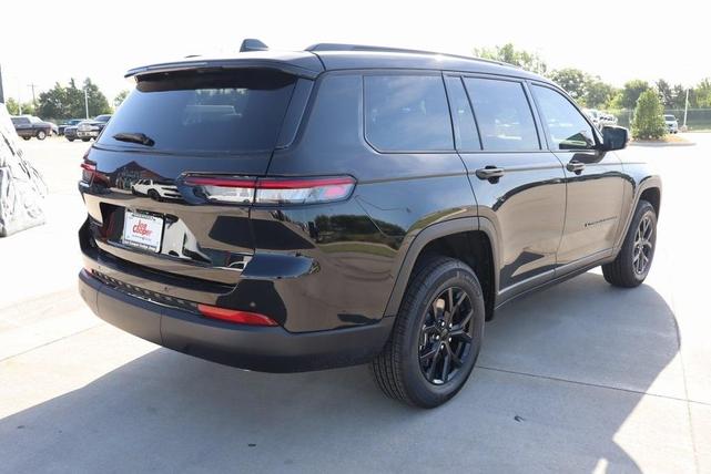 Photo of 2025 Diamond Black Jeep Grand Cherokee L