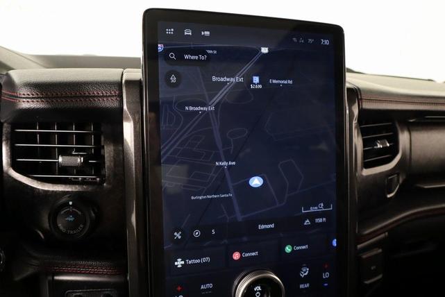 Photo of 2023 Star White Ford Expedition