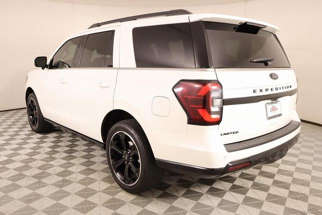 Photo of 2023 Star White Ford Expedition