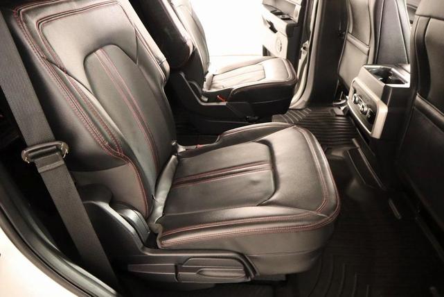 Photo of 2023 Star White Ford Expedition