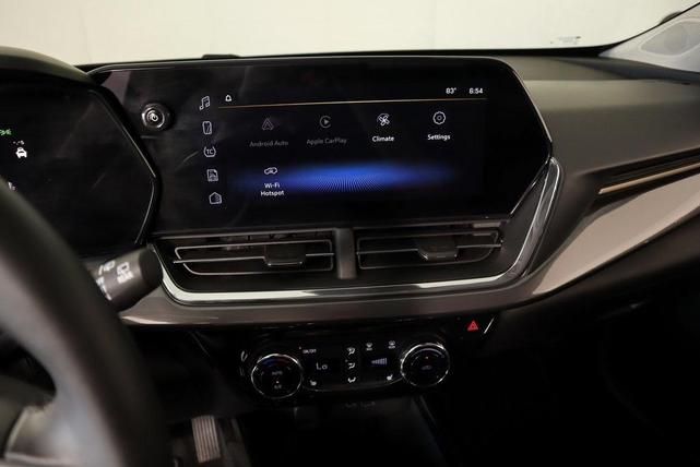 Photo of 2025 Green Chevrolet Trax